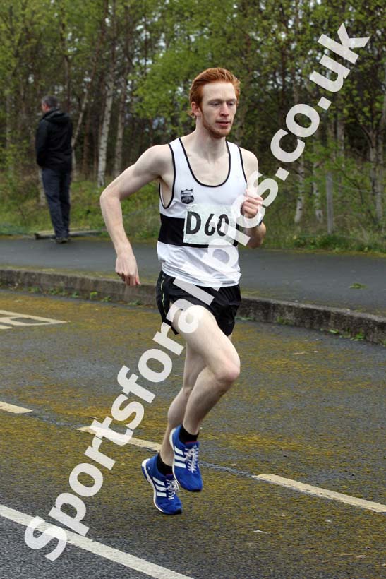 Senior mens relay, Elswick Good Friday Road Races. Photo: David T. Hewitson/Sports for All Pics